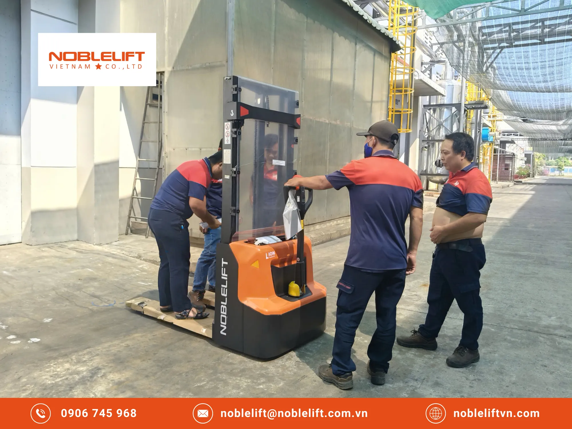 Liên hệ Noblelift Việt Nam để mua sắm giải pháp giảm sức lao động bằng xe nâng điện đứng lái đi bộ lái
