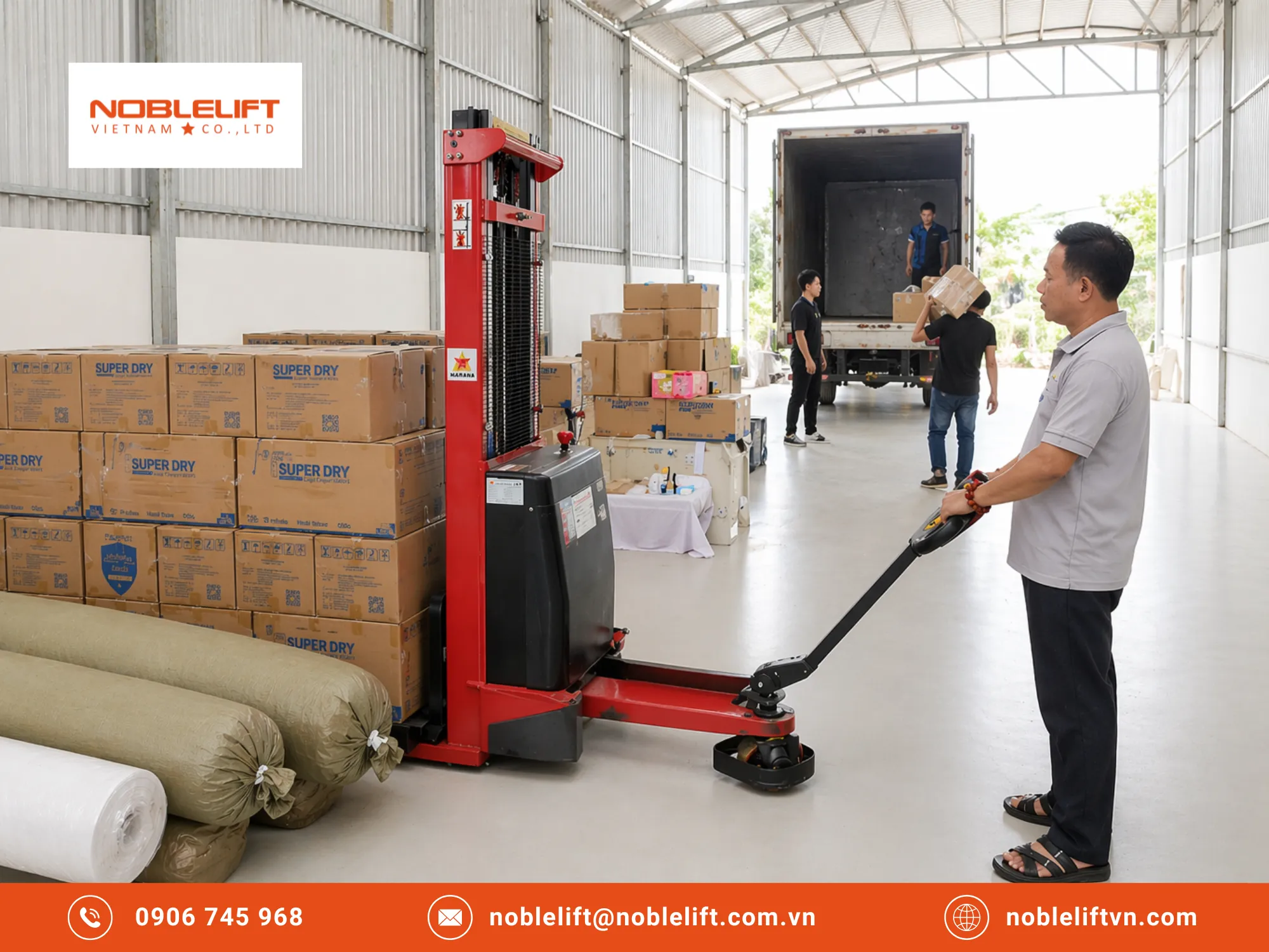 Kiểm tra hệ thống điện và ắc quy khi bảo dưỡng định kỳ xe nâng bán tự động