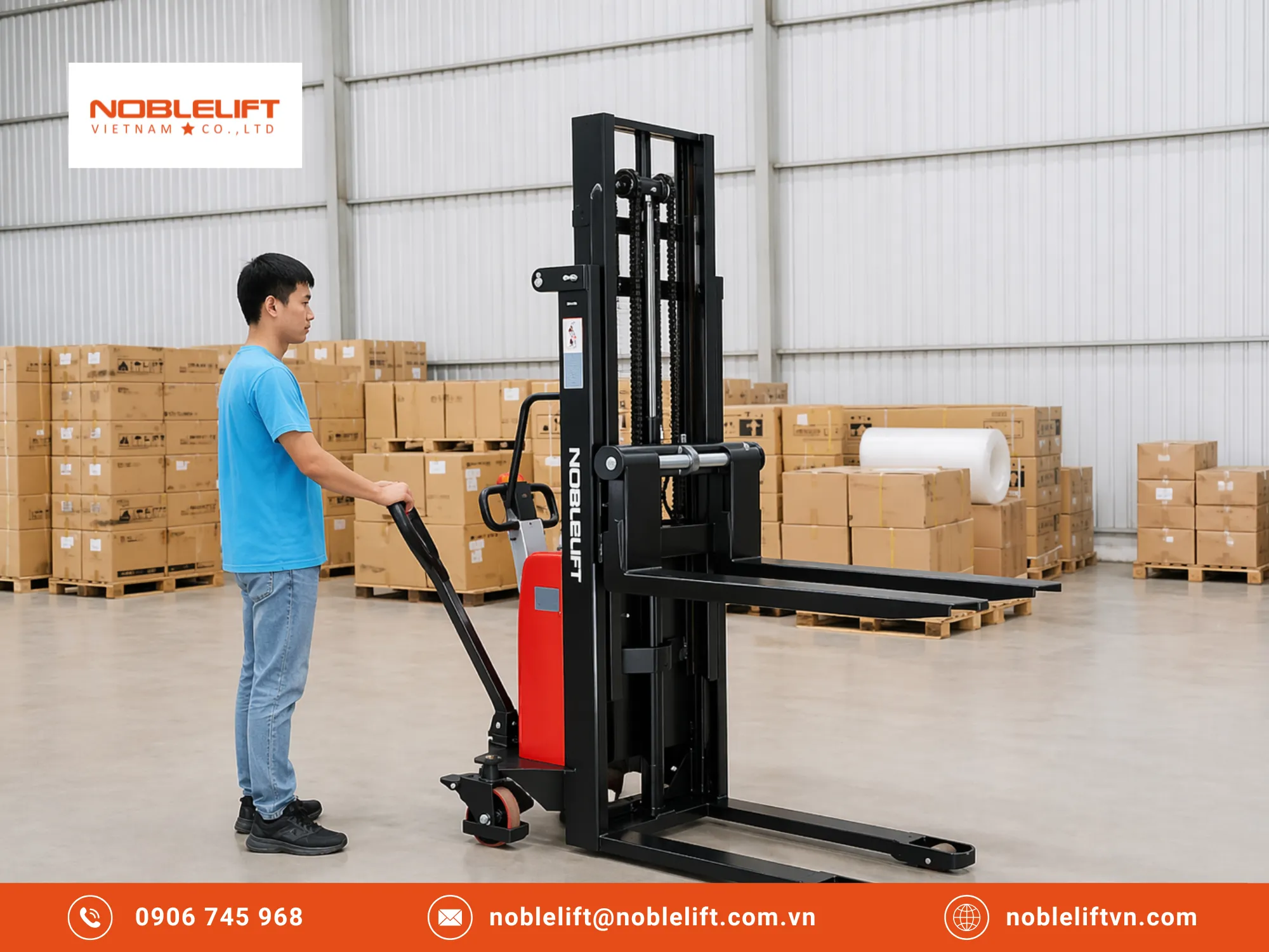 Kiểm tra hệ thống cơ khí di chuyển khi bảo dưỡng định kỳ xe nâng bán tự động