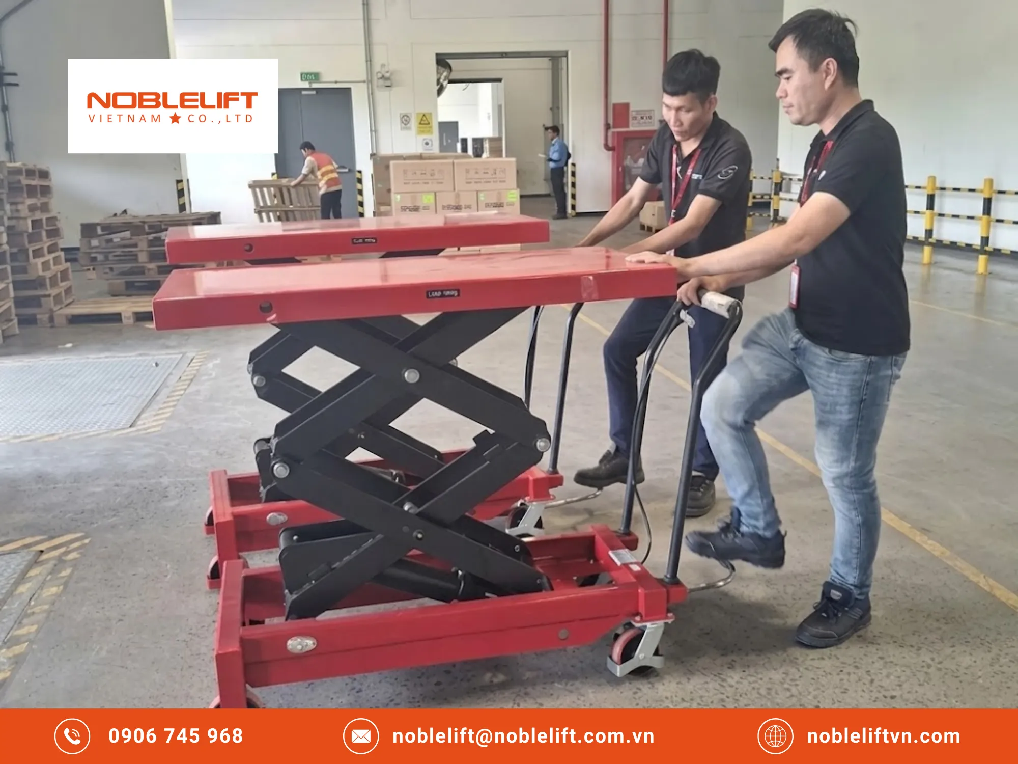 Sửa lỗi van điều khiển khi bảo trì hệ thống thủy lực xe nâng mặt bàn