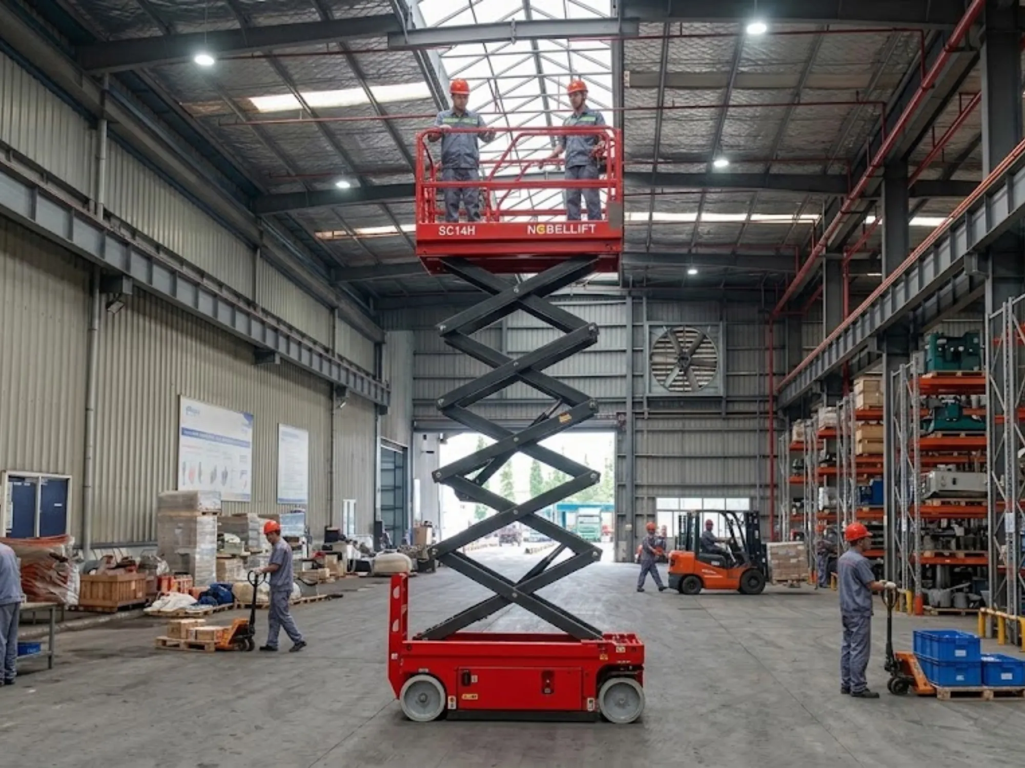 Cách lựa chọn thang nâng người phù hợp cho đơn vị thi công quảng cáo