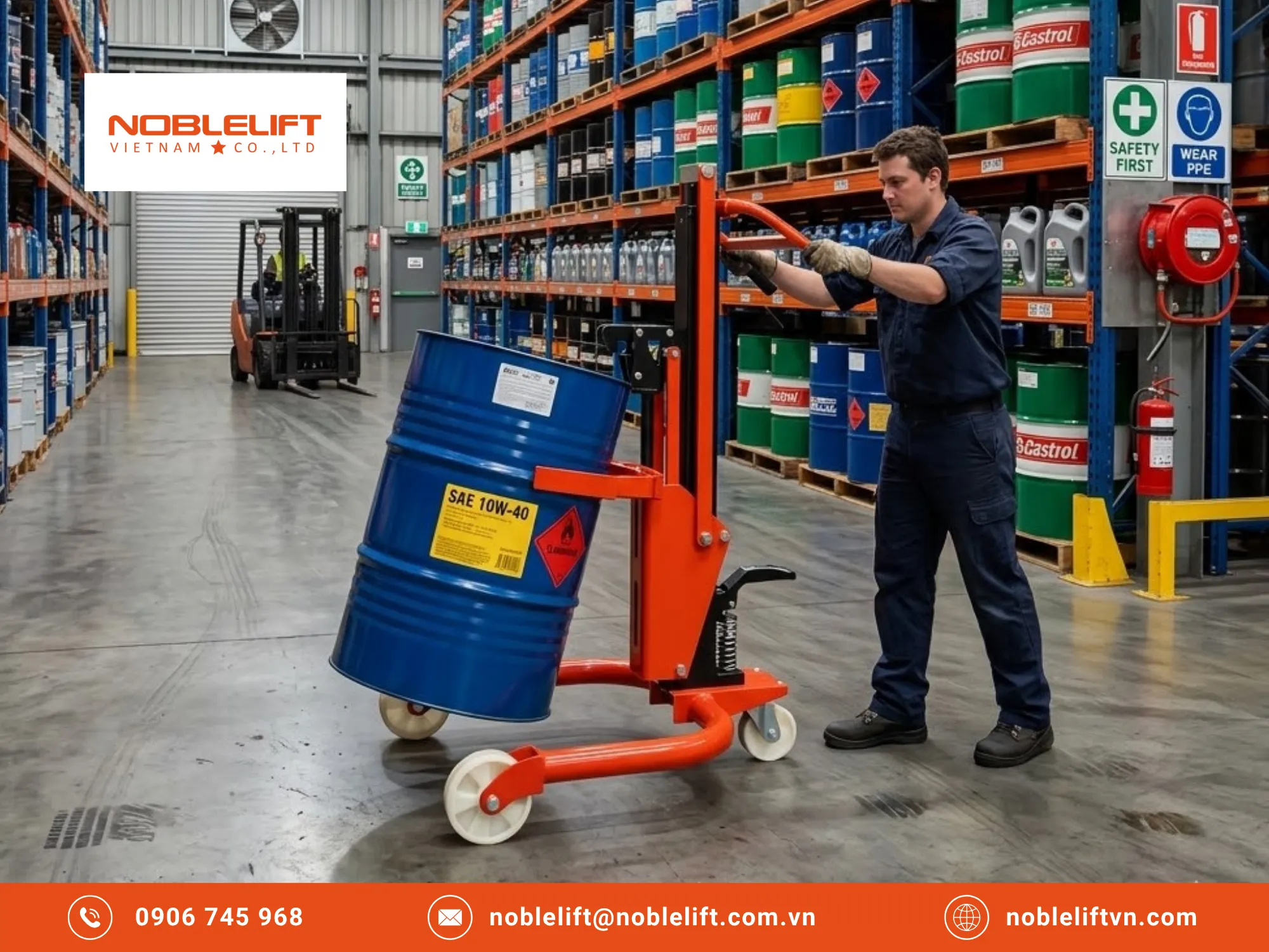 Cảm giác vận hành và tính công thái học trong bài đánh giá chi tiết xe nâng điện đứng lái Noblelift