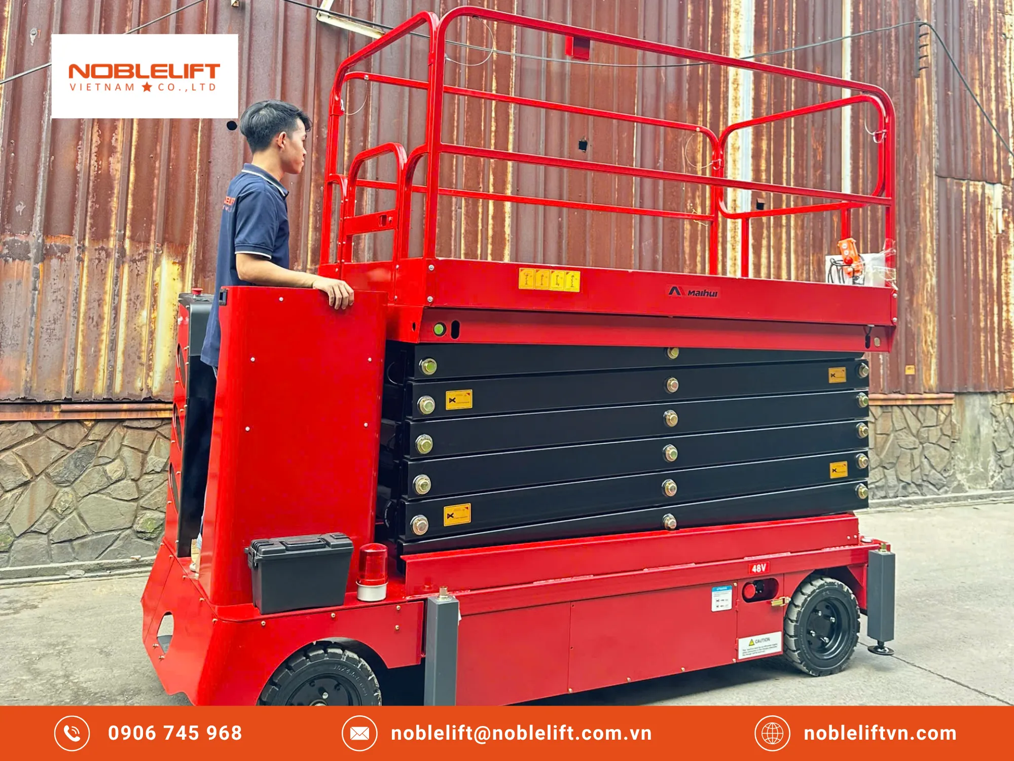 Những tính năng kỹ thuật vượt trội khi đầu tư thang nâng người tự hành 12m Noblelift