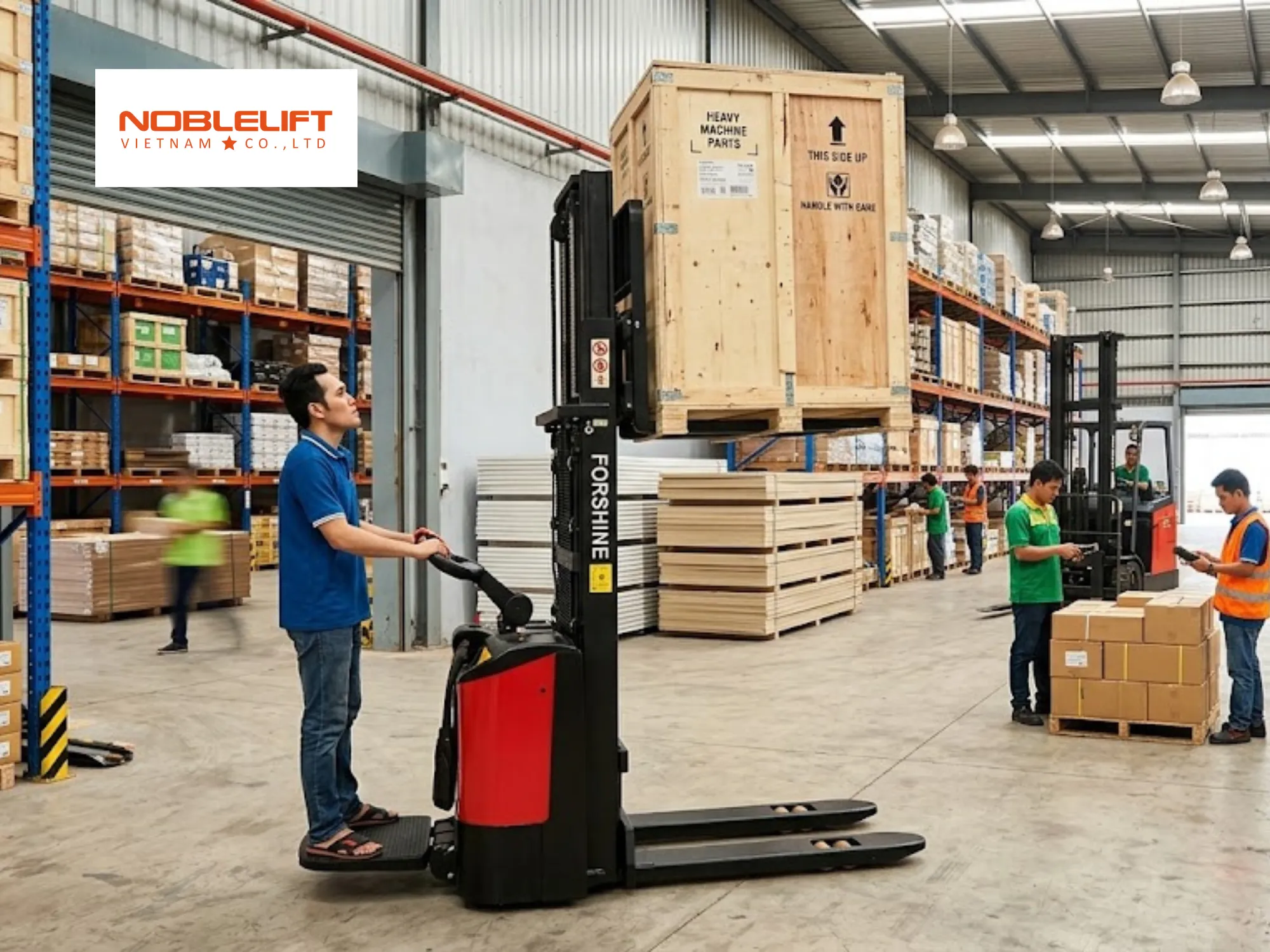 Sở hữu thiết bị để điều khiển xe nâng đứng lái có bệ đứng lái chuẩn Noblelift