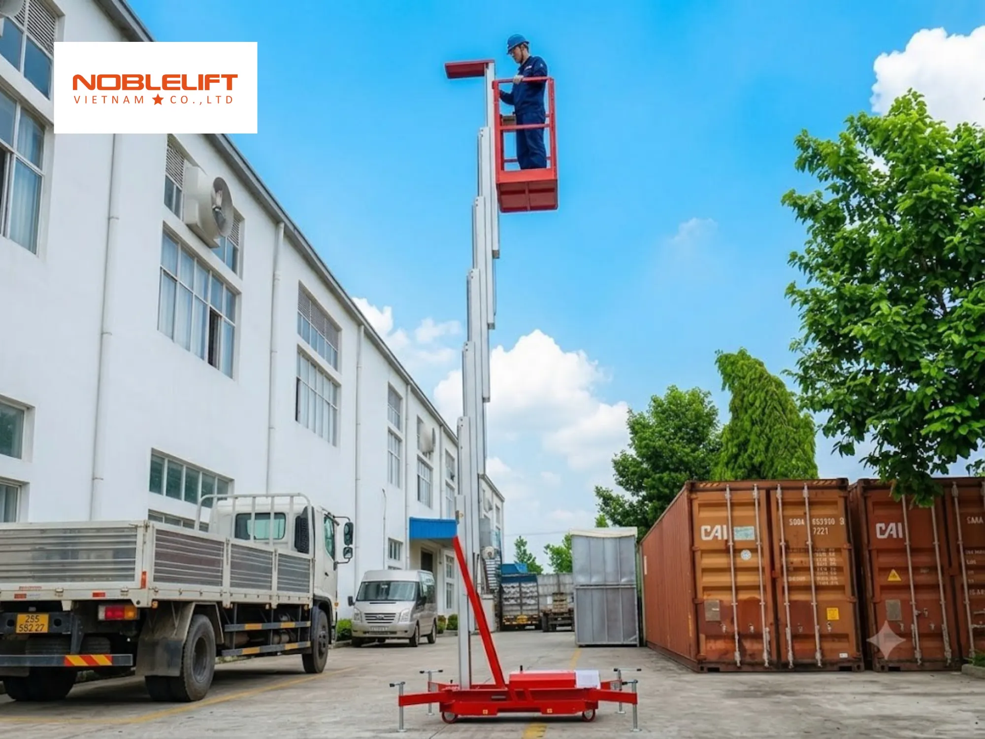 Kết cấu chân chống phụ hạn chế rủi ro ngã cao nhờ thang nâng người