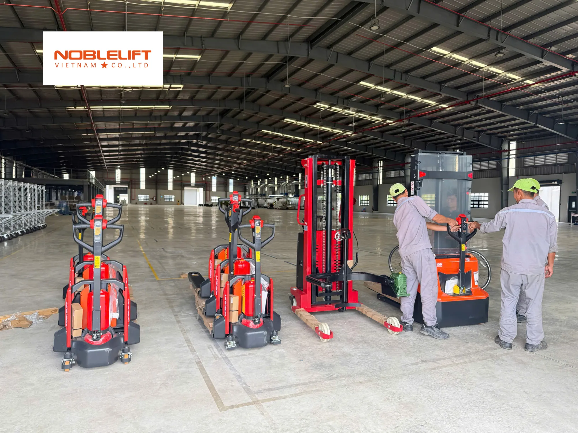 Đến showroom để sở hữu xe nâng Noblelift chính hãng giá tốt