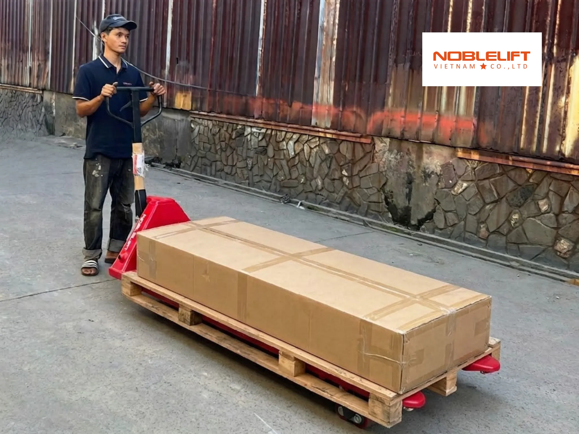 Hệ thống bánh xe hỗ trợ kéo pallet 5 tấn bằng xe nâng tay thủy lực