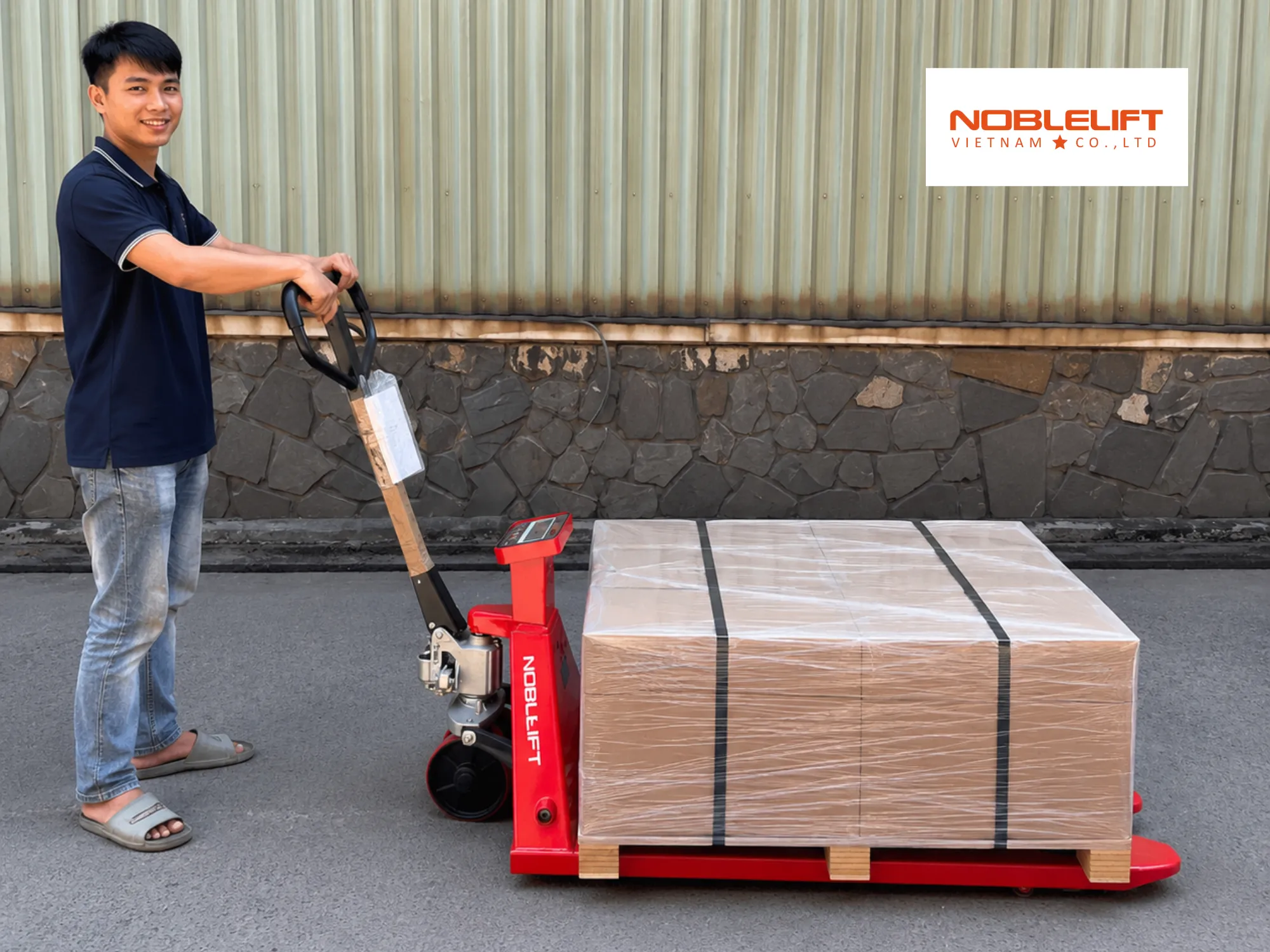 Tiêu chuẩn chống nước đầu cân là kinh nghiệm chọn xe nâng gắn cân phù hợp