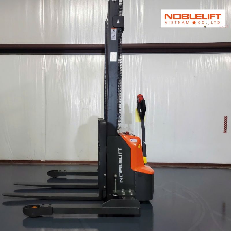 kinh-nghiem-mua-xe-nang-dien-dung-lai-2