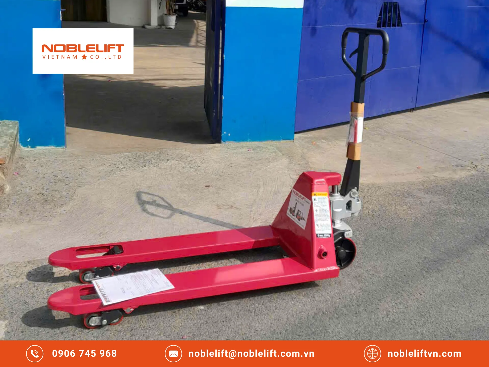 Tại sao việc lựa chọn xe nâng tay bền bỉ là ưu tiên hàng đầu của kho hàng?