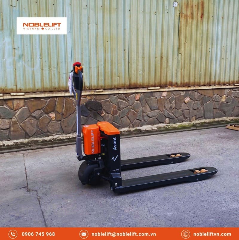 mua-xe-nang-dien-thap-tai-tphcm-3