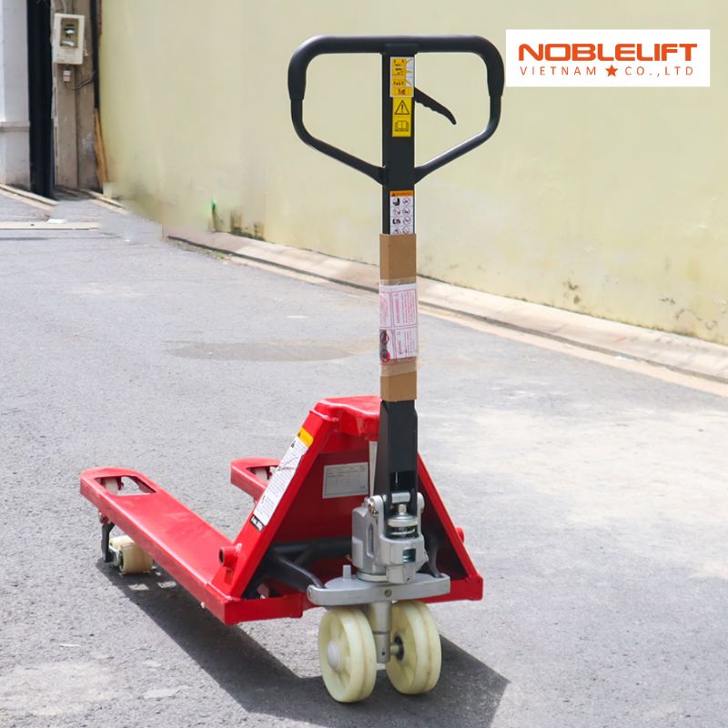 mua-xe-nang-tay-thap-tai-tphcm-1