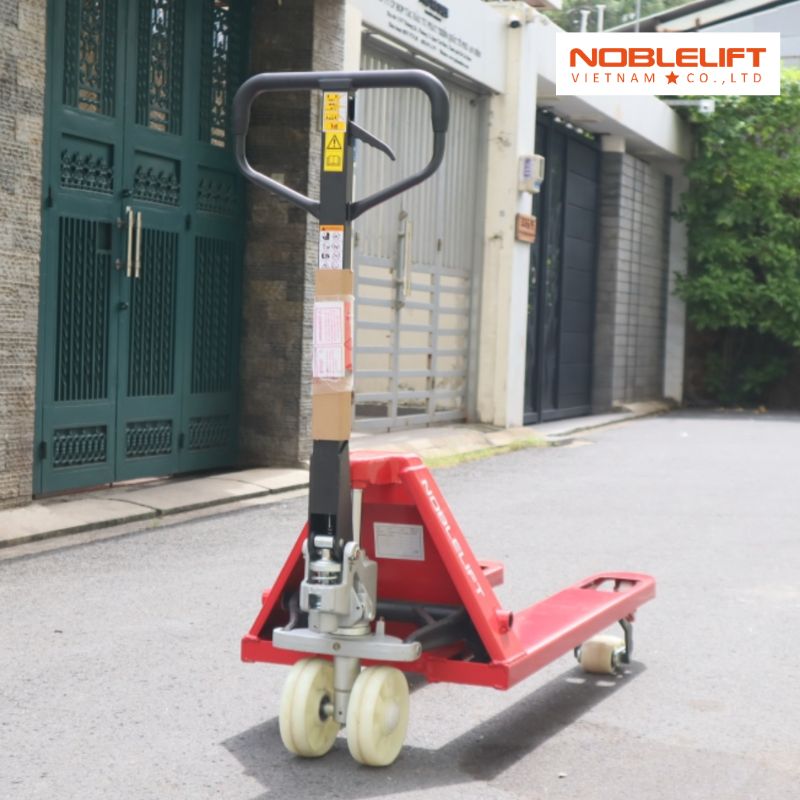 mua-xe-nang-tay-thap-tai-tphcm-2