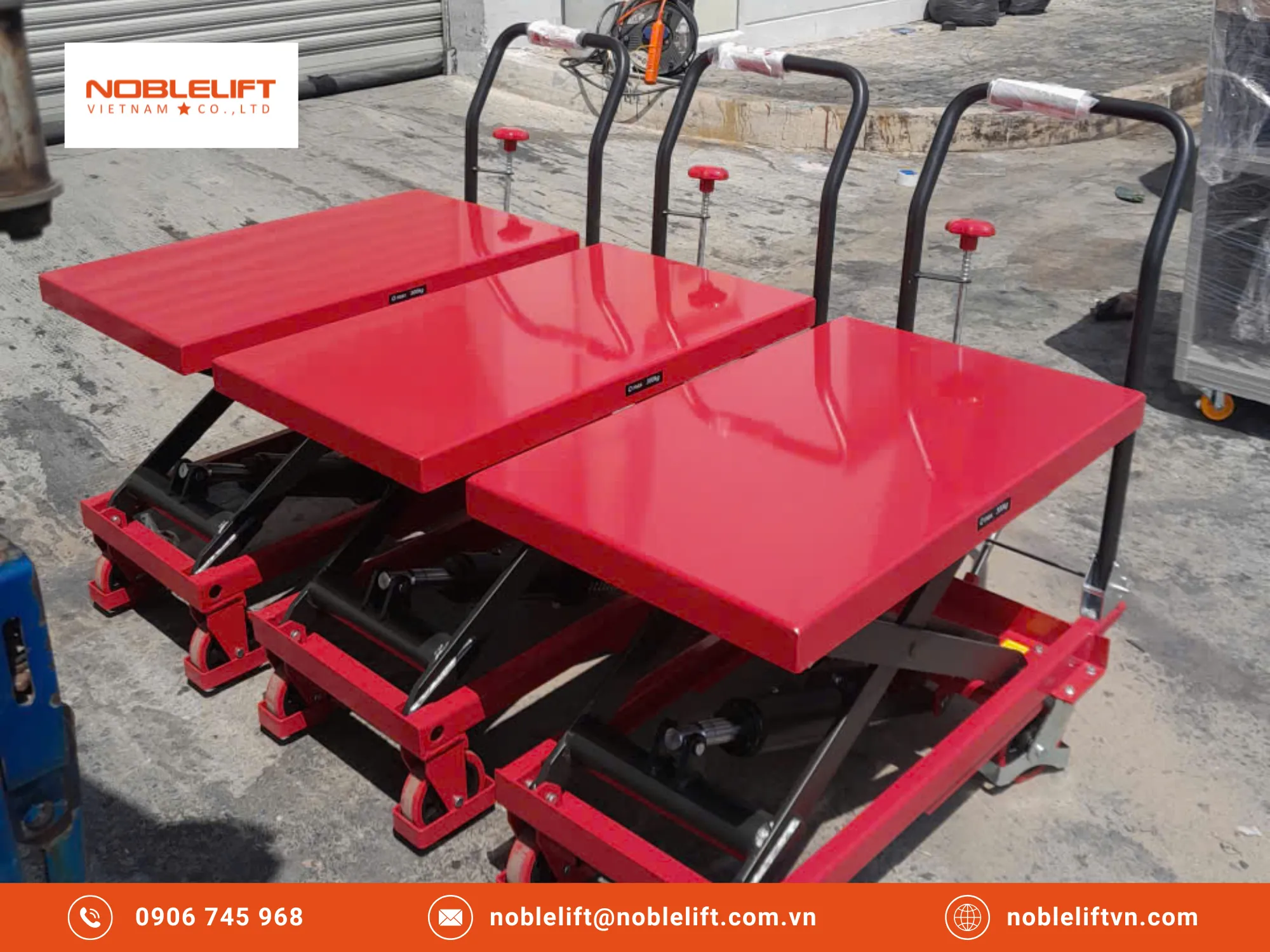 Giải quyết bài toán nâng hạ khuôn mẫu bằng xe nâng mặt bàn thủy lực cho xưởng cơ khí