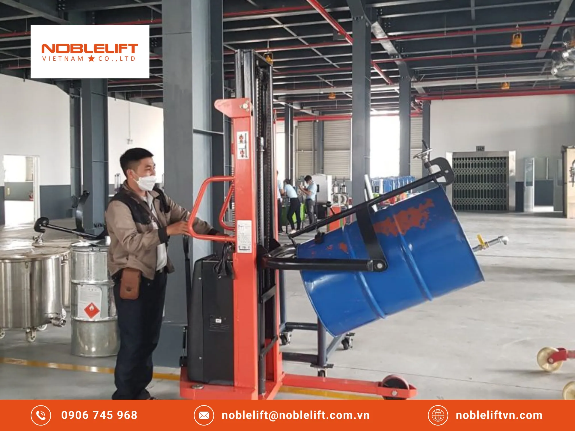 Bí quyết lựa chọn xe đẩy thùng phuy phù hợp với đặc thù kho bãi