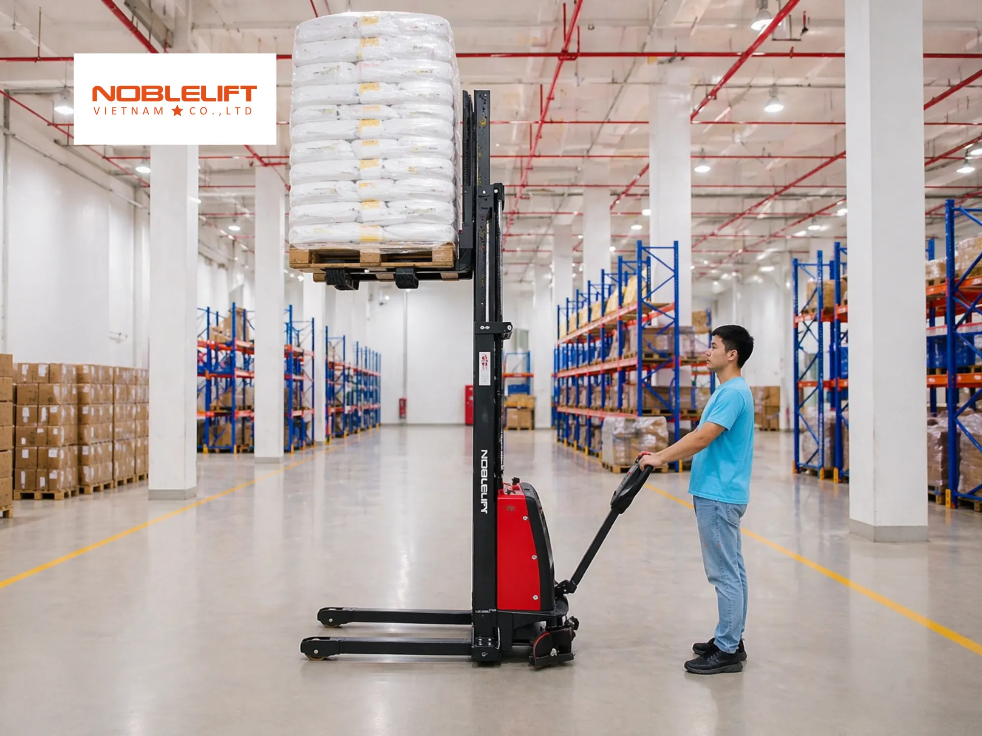 Chọn bánh xe khi chọn xe nâng bán tự động chân rộng cho pallet
