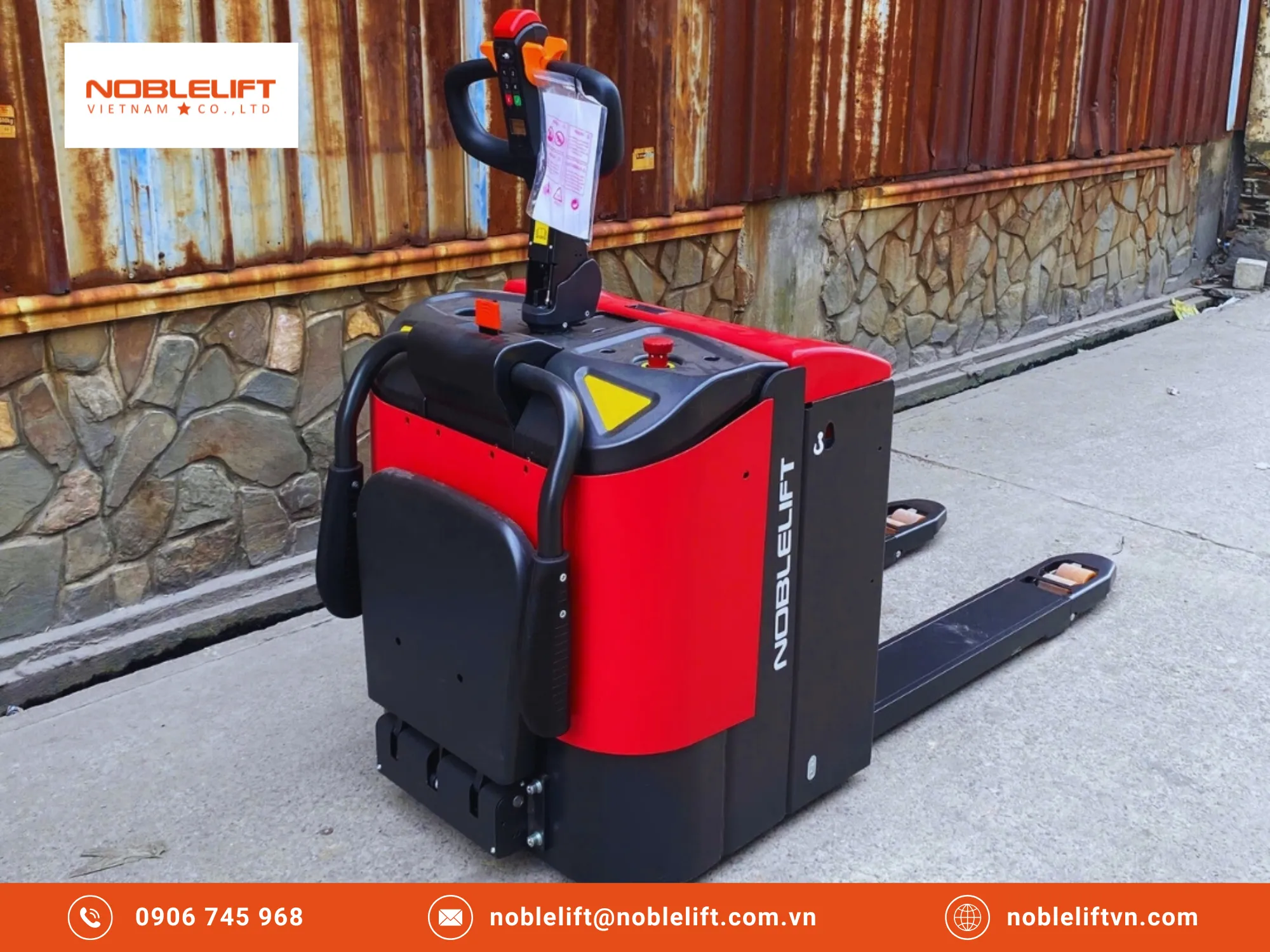 Làm chủ mọi cung đường kho hẹp với Xe nâng điện đứng lái có bệ đứng lái tốc độ cao Noblelift