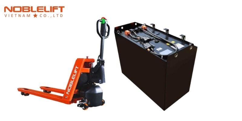 Xe nâng điện lithium là loại xe nâng được cung cấp năng lượng từ pin
