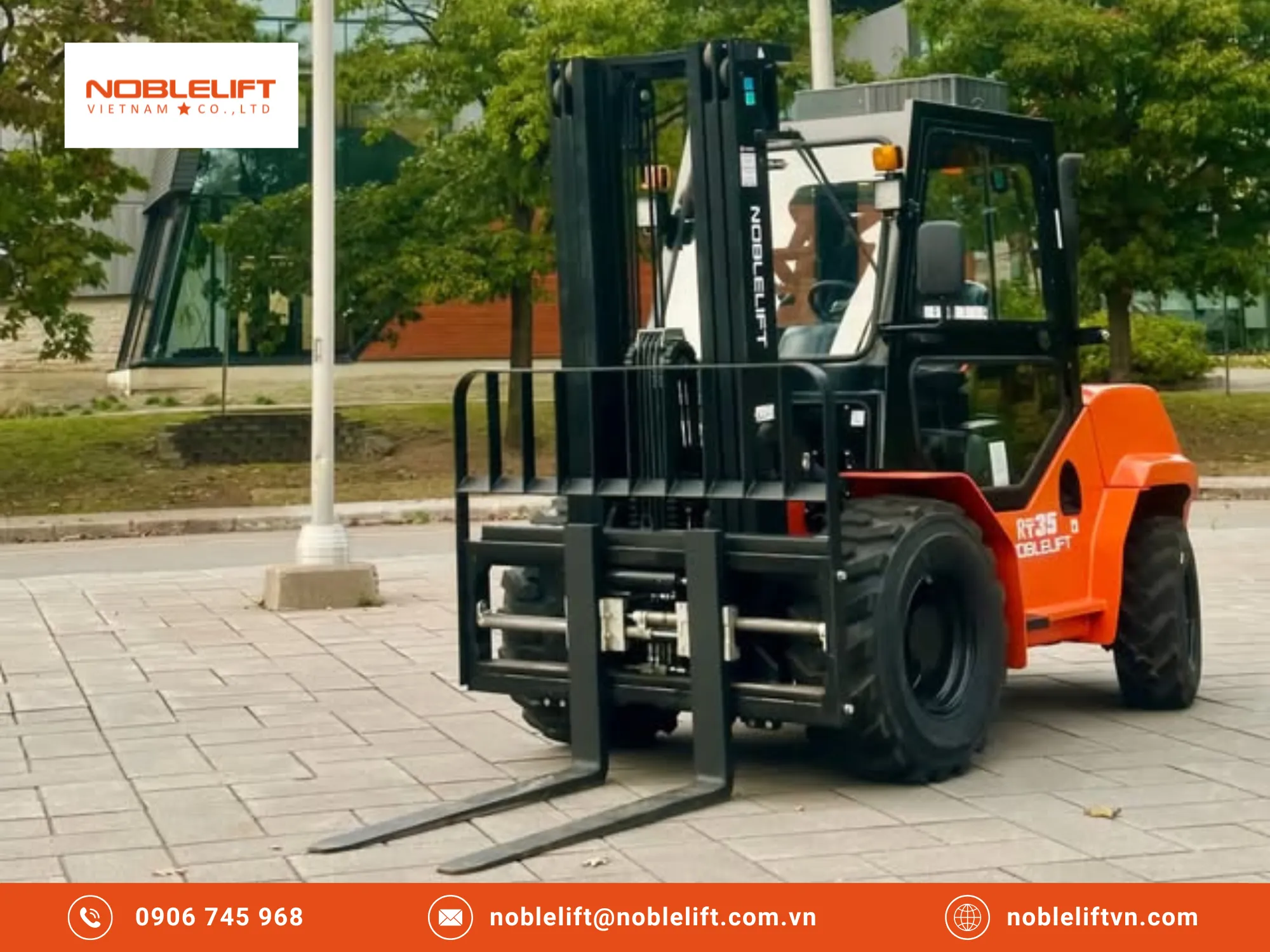 Xe nâng điện ngồi lái 2.5 tấn mang lại môi trường làm việc xanh và an toàn