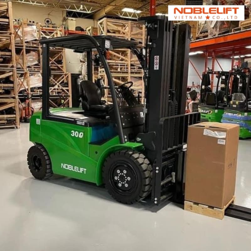 xe-nang-dien-ngoi-lai-co-de-van-hanh-khong-4