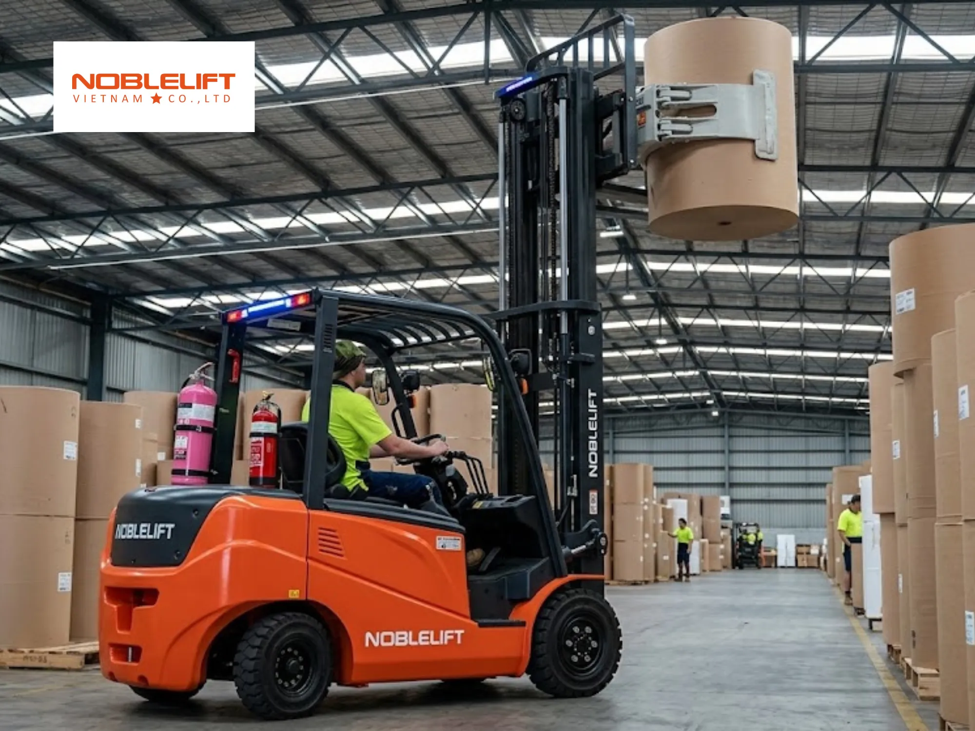 Sức mạnh vận hành vượt trội của xe nâng điện ngồi lái tải nặng 3 tấn