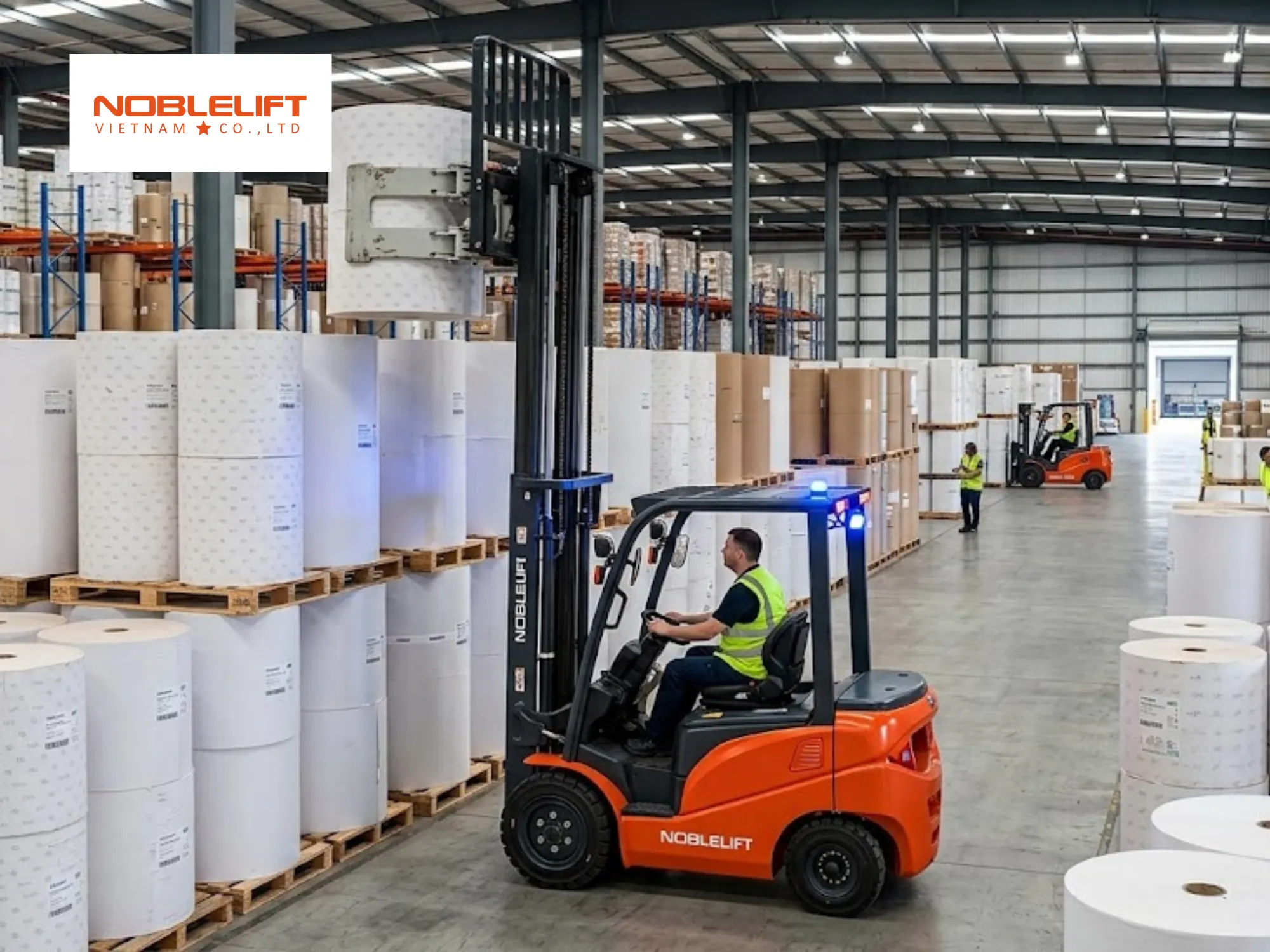 Tối ưu hiệu suất làm việc nhờ xe nâng điện ngồi lái tải nặng 3 tấn