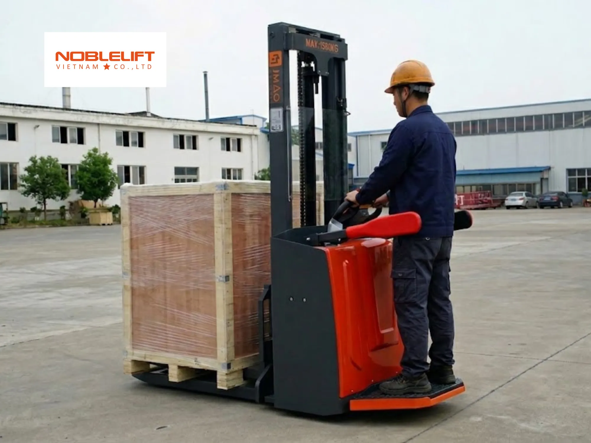 Mua xe nâng đứng lái có khả năng xoay sở góc 90 độ chính hãng Noblelift