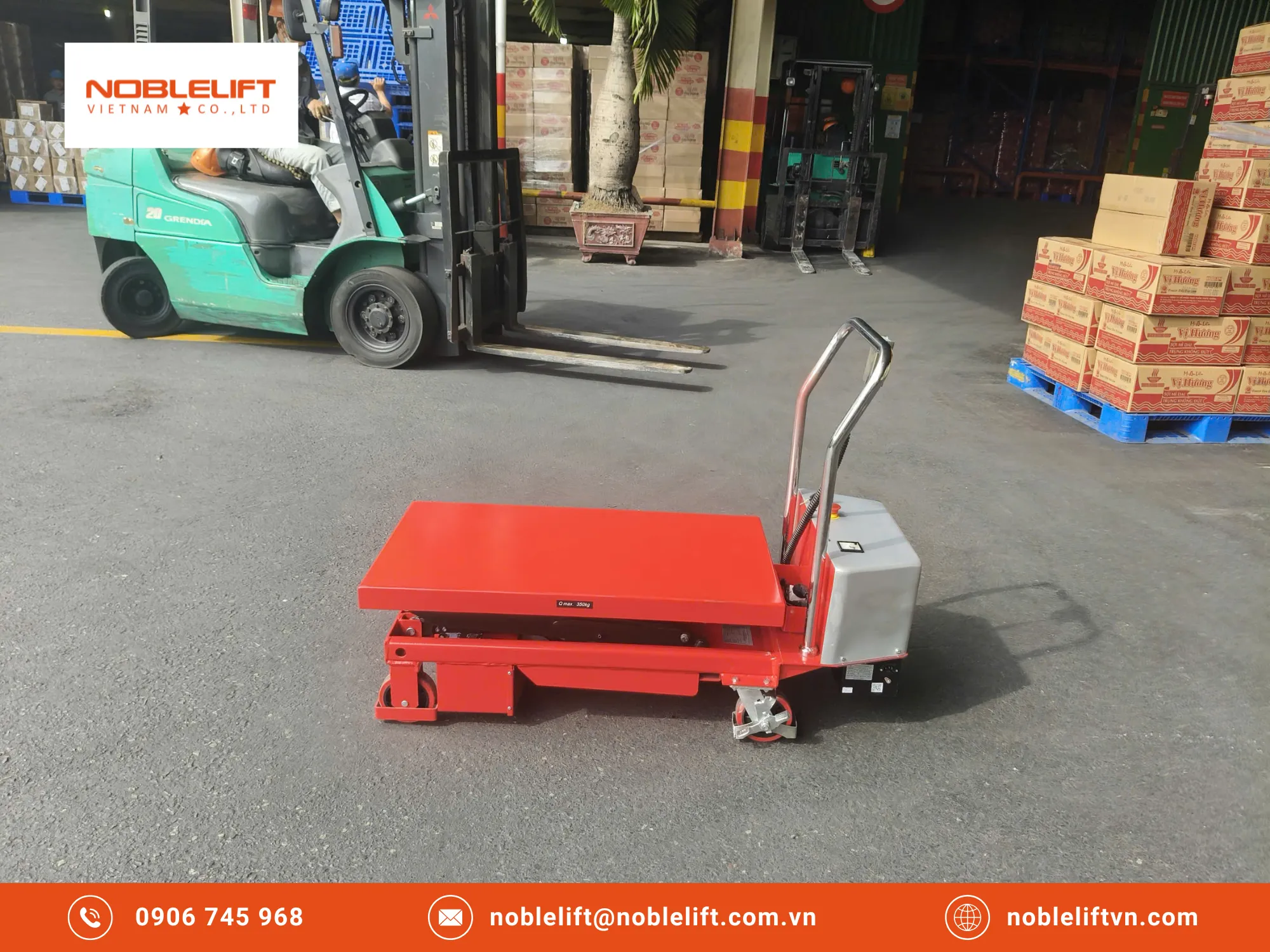 Xe nâng mặt bàn 500kg 1000kg thủy lực: Cánh tay đắc lực cho quy trình thay khuôn mẫu