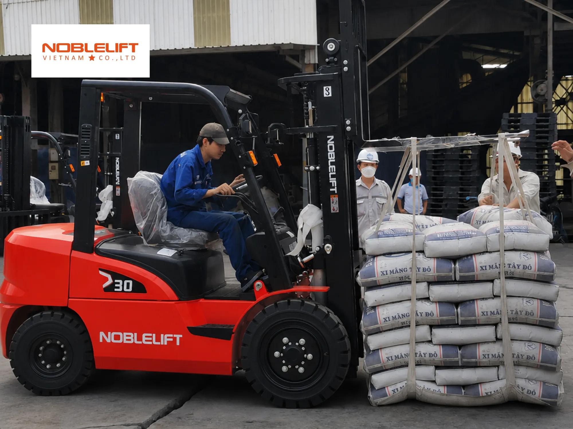 Giải pháp tối ưu tiến độ nhờ xe nâng noblelift tăng tốc độ bốc xếp