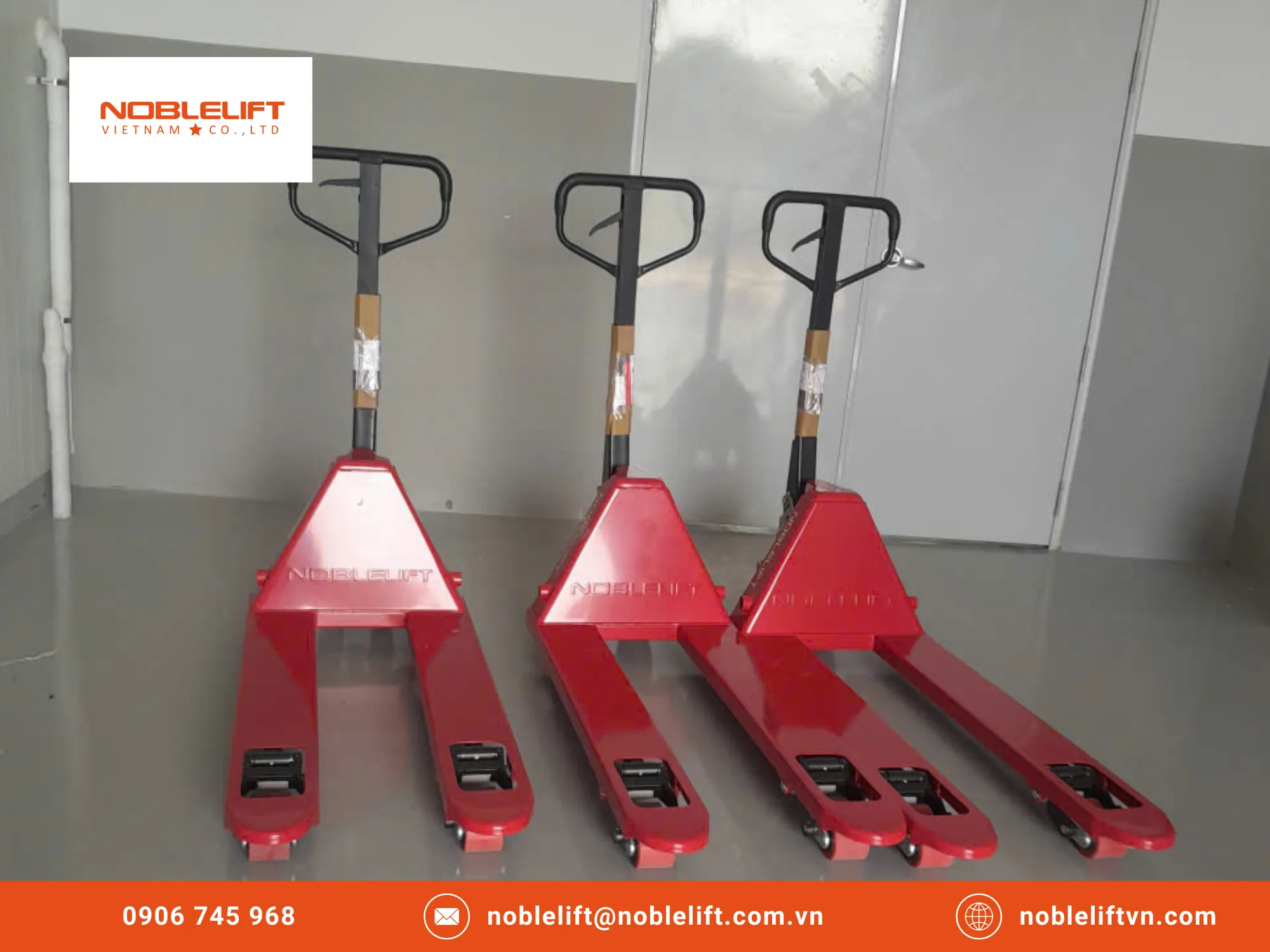 Hiệu suất vận hành của Xe nâng tay Noblelift 3 tấn càng rộng hẹp bánh đôi trong thực tế